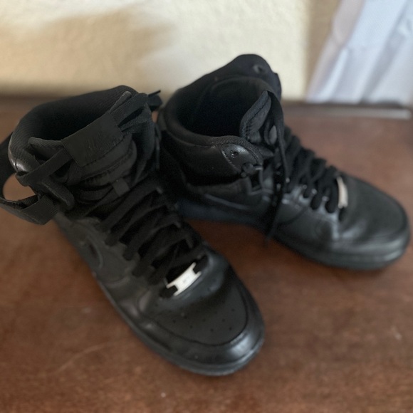 Nike AF1 Air Force One High Top Sneakers - Black - Picture 6 of 8